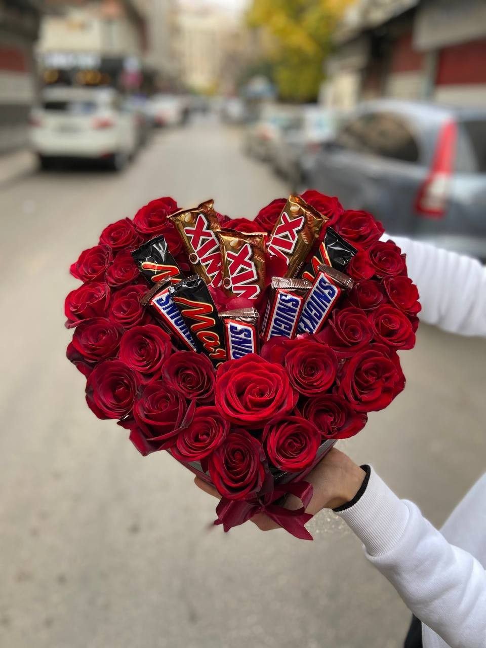 باقة شوكولا و جوري