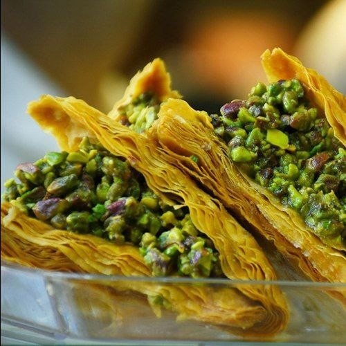 قطعة وربات بالفستق