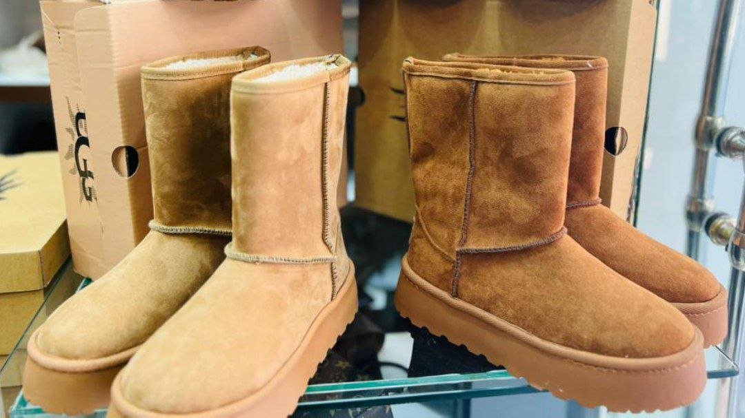 جزمة UGG ساق اعلى