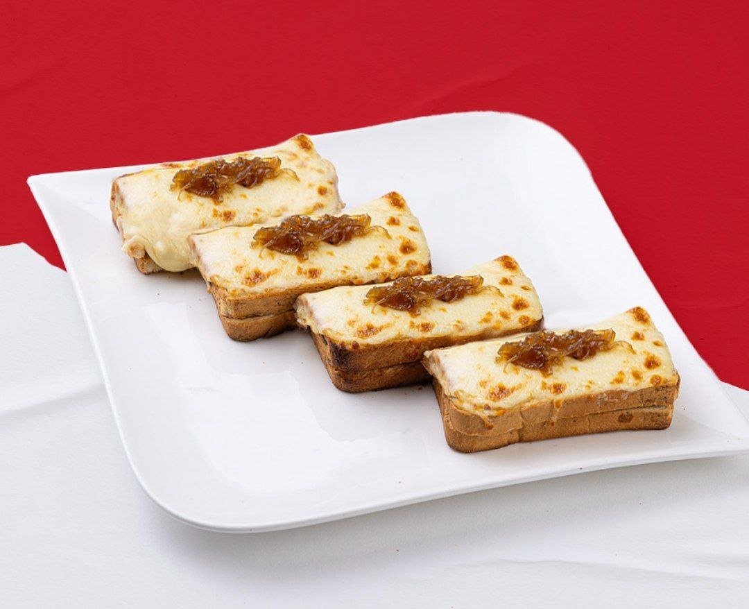 خبز ثوم بالبصل المكرمل 4 قطع