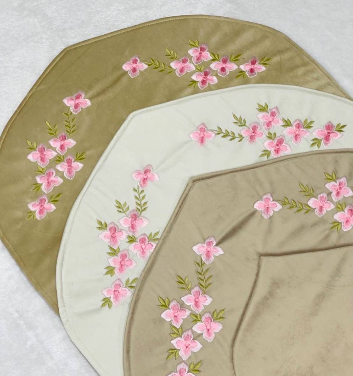 سجادة الورد الشامي