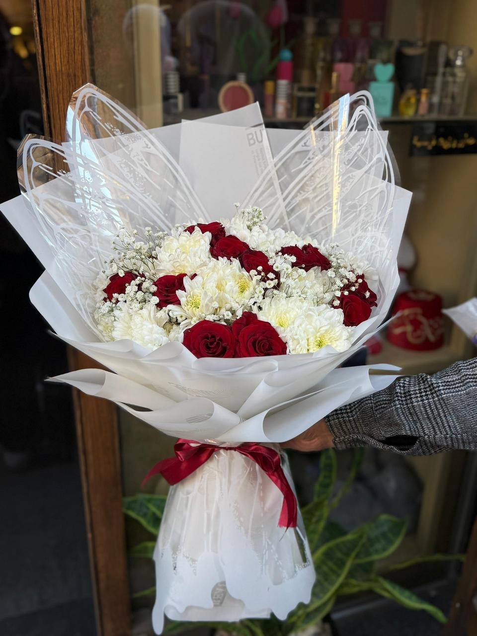 باقة جوري فراشة